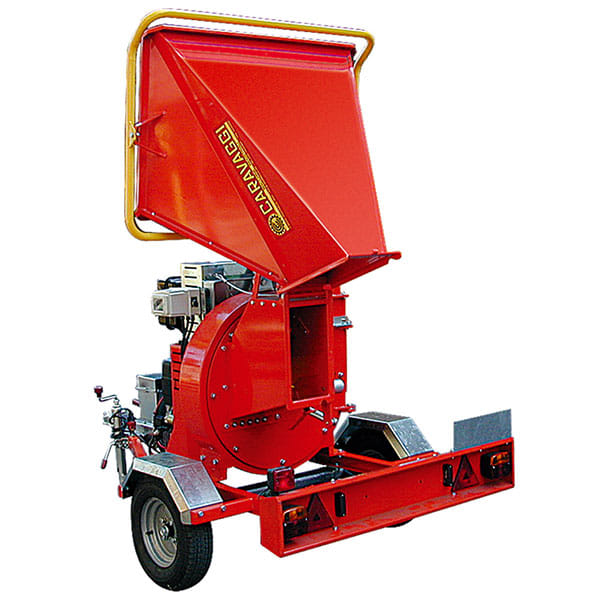 Biotrituratore a scoppio Caravaggi BIO 230 con motore Honda benzina da 20,8HP con diametro di taglio massimo 10cm.