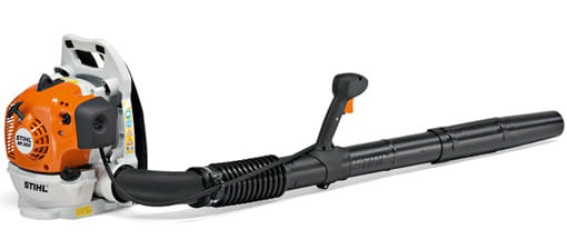 Soffiatore a scoppio spalleggiato Stihl BR 200 compatto e leggero per uso hobbistico.