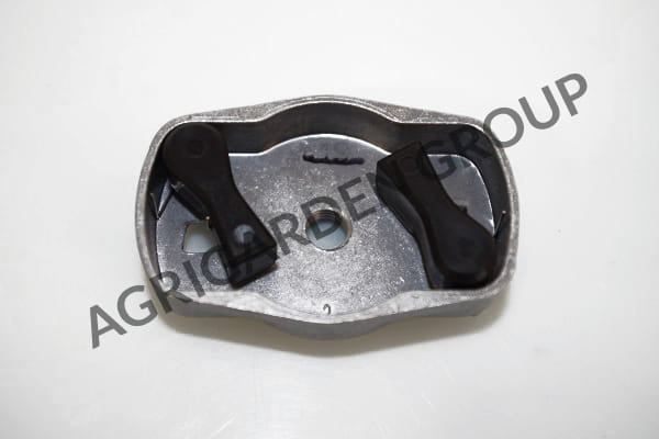 TRASCINATORE AVVIAMENTO PER DECESPUGLIATORE CINESE. LUNGHEZZA 59MM, LARGHEZZA 37MM, 2 SALTARELLI.
