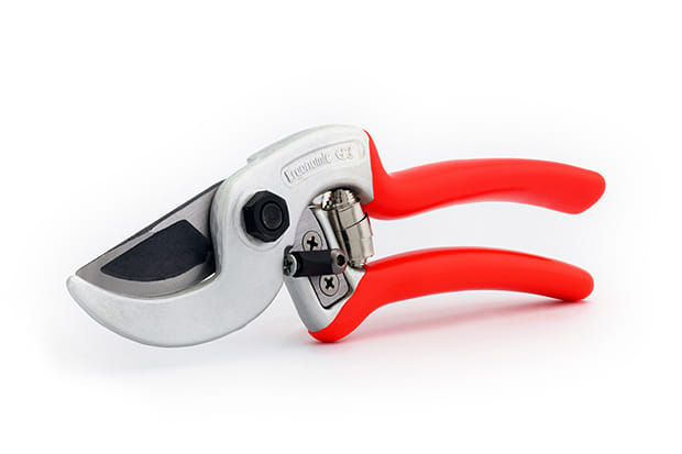 Forbice a battuta curva ERGONOMIC Castellari con apertura di taglio 25mm e peso di 220gr.