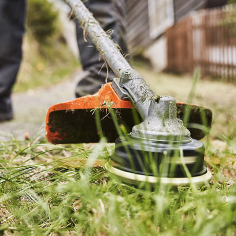 Attrezzo decespugliatore FS-KM per sistema Kombi Stihl con testina AutoCut C 26-2.