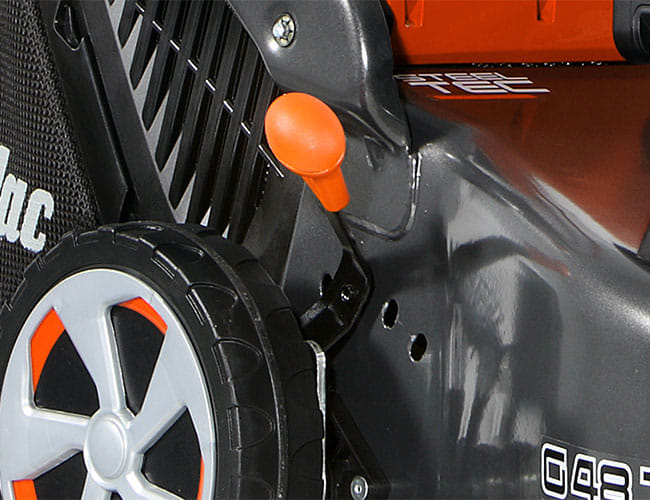 Rasaerba a scoppio trazionato OleoMac G 53 TBX COMFORT PLUS con taglio da 51cm