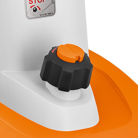 Biotrituratore a scoppio Stihl GH 460 C per uso professionale da 7,9CVcon diametro di taglio da 75mm.