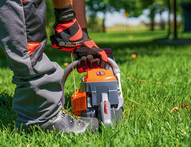 Motosega a scoppio OleoMac GS 451 per uso semiprofessionale con motore da 2,9HP
