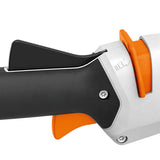 Tagliasiepe allungato a batteria Stihl HLA 56 divisibile con lama da 45cm per uso privato.