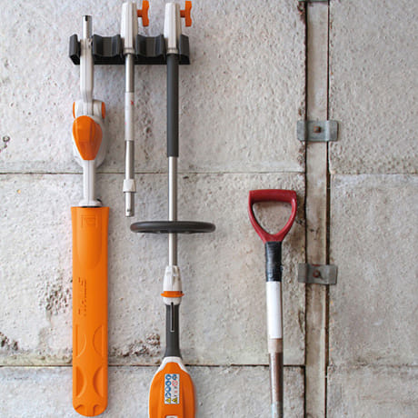 Tagliasiepe allungato a batteria Stihl HLA 56 divisibile con lama da 45cm per uso privato.