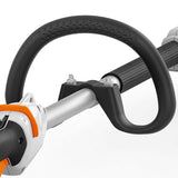 Tagliasiepe allungato a batteria Stihl HLA 56 divisibile con lama da 45cm per uso privato.