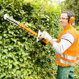 Tagliasiepi a scoppio Stihl HS 56 C-E molto comfortevole con lama da 60cm.