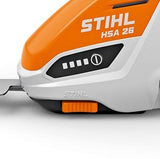 Tagliasiepi a batteria Stihl HSA 30 con un peso di 2kg e lama da 45cm.
