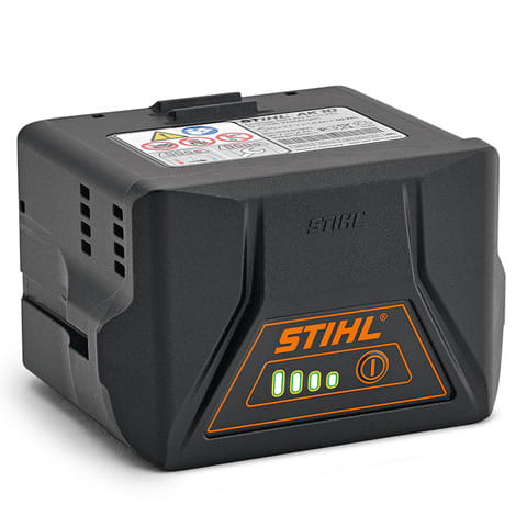 Tagliasiepe a batteria Stihl HSA 50 leggero per uso privato con lama da 50cm.