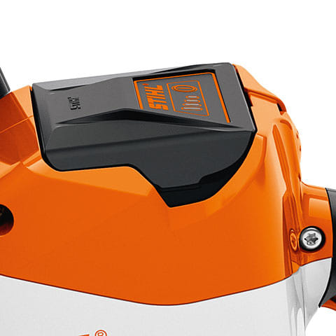 Tagliasiepe a batteria Stihl HSA 50 leggero per uso privato con lama da 50cm.