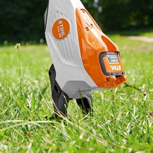 Potatore Stihl HTA 150 a batteria con asta fissa