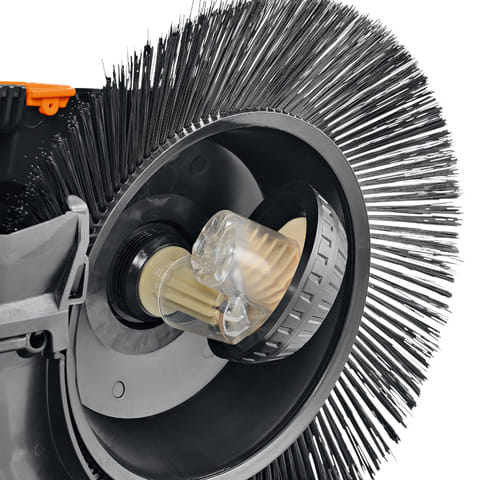 Spazzatrice manuale Stihl KG 550 compatta per utilizzatori privati.