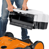 Spazzatrice manuale Stihl KG 550 compatta per utilizzatori privati.