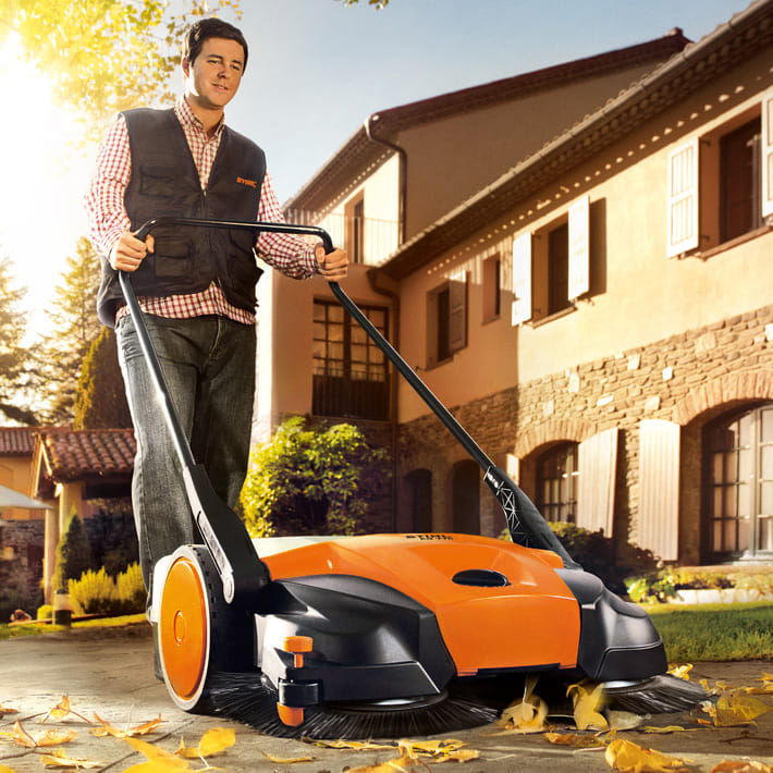 SPAZZATRICE STIHL KG 770