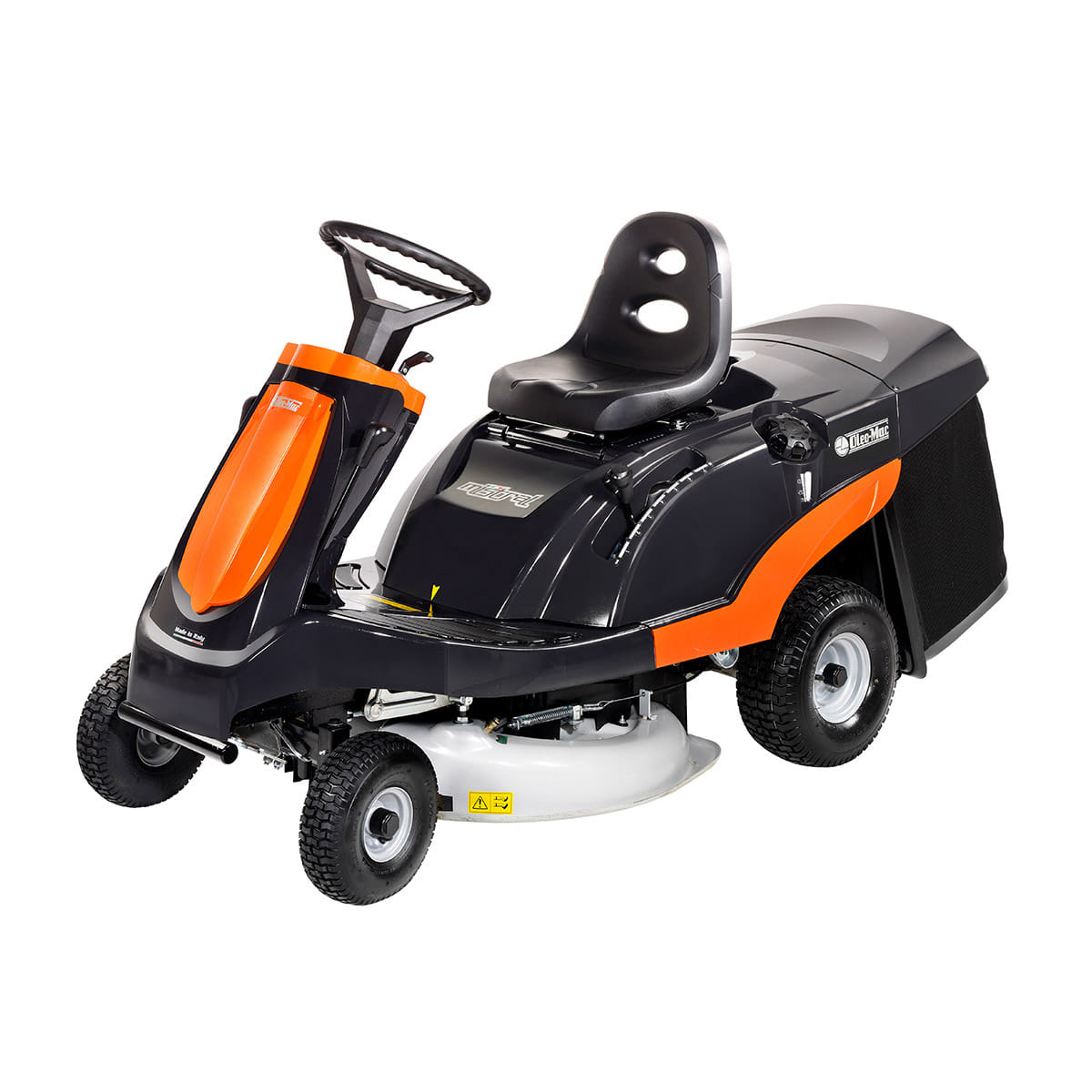 Trattorino rasaerba Rider con raccolta OleoMac Mistral 72/12,5 K H con motore da 413cm3 e larghezza di taglio da 72cm.