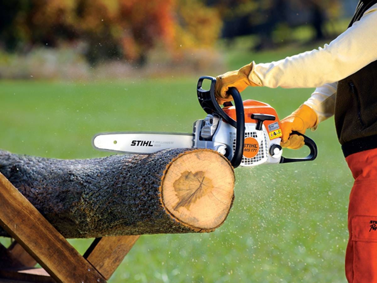 Motosega a scoppio Stihl MS 171 da 1,8 CV con barra da 35 cm