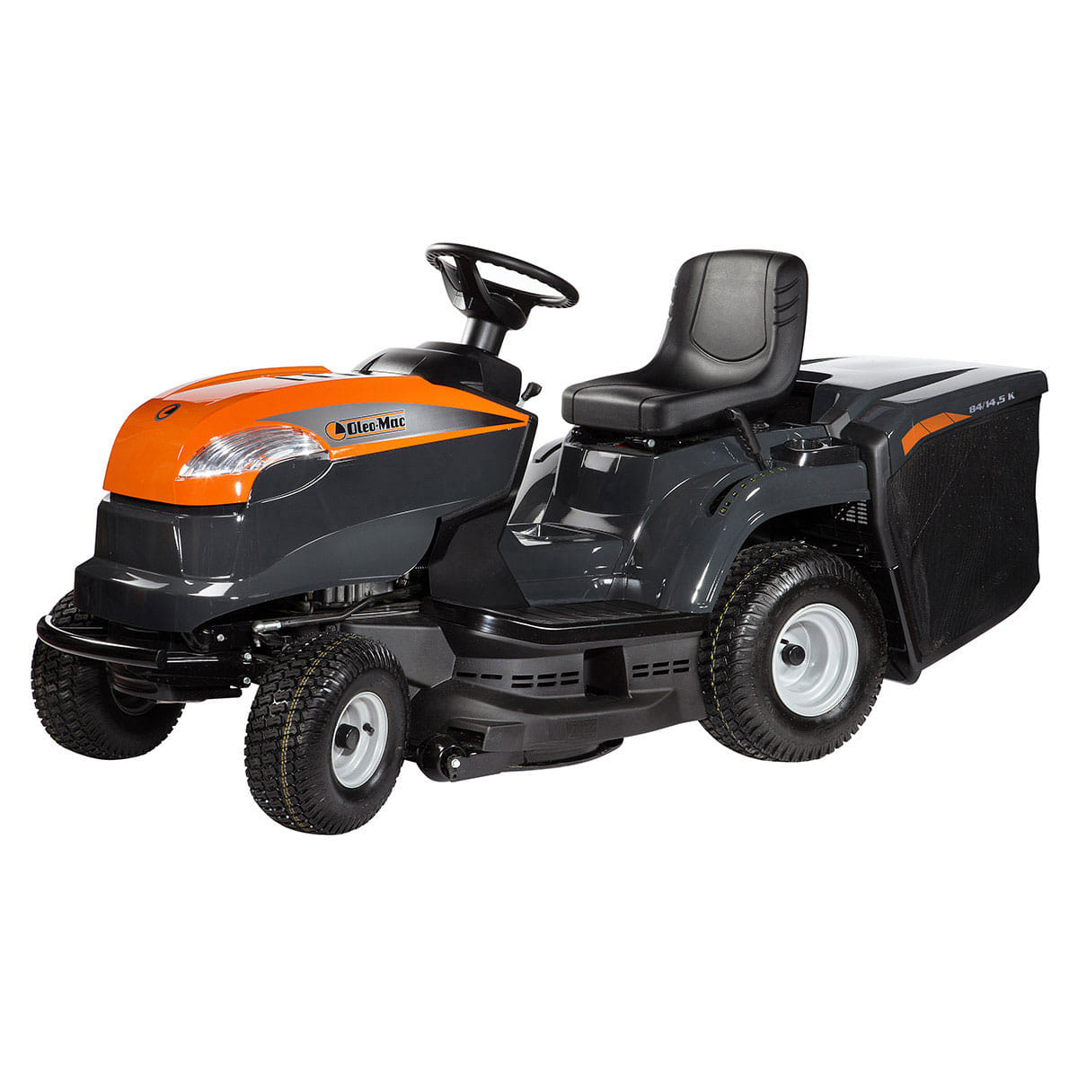 Trattorino rasaerba con raccolta OleoMac OM 84 / 14,5 K con motore da 432cm3 e larghezza di taglio da 84cm.