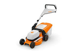 Rasaerba a batteria Stihl RMA 248 con larghezza di taglio di 46cm