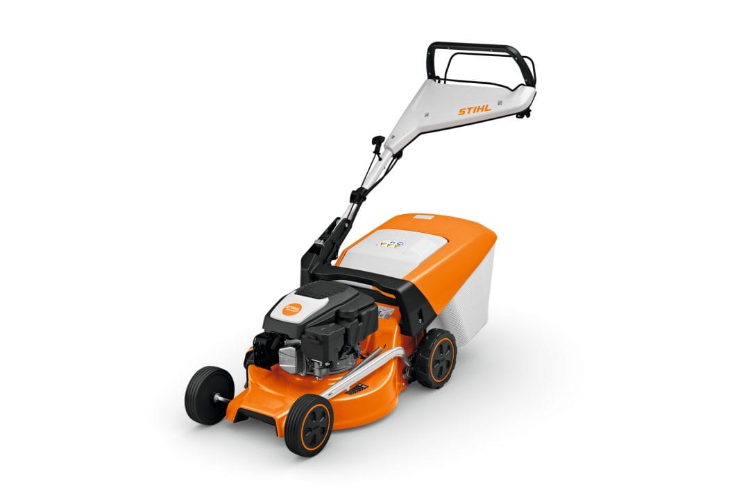 Rasaerba a scoppio Stihl RM 248 T con larghezza di taglio da 46 cm