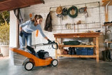 Tagliaerba rasaerba Stihl RMA 239 C a batteria da 900W e 15kg di peso