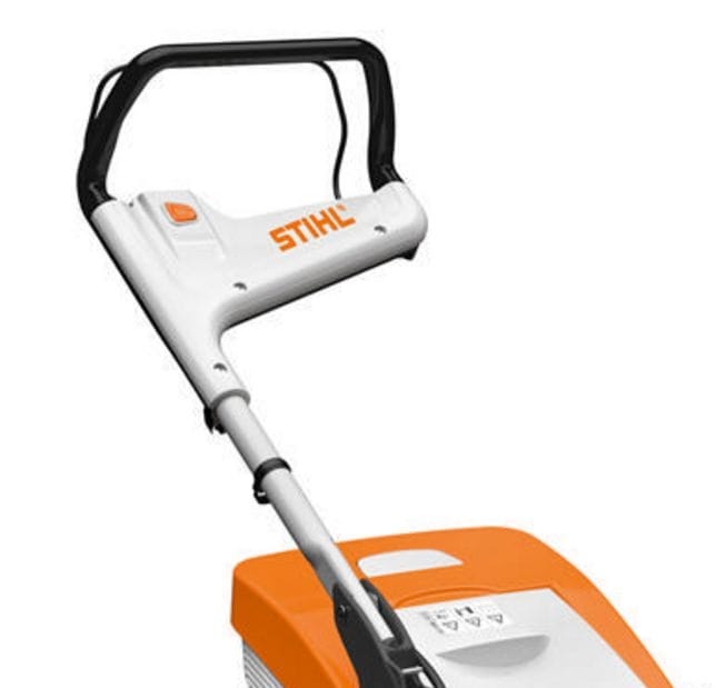 Rasaerba elettrico Stihl RME 443 C da 1500W e larghezza di taglio da 41cm.