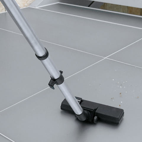 Aspiratore elettrico Stihl SE 122 E per solidi e liquidi da 1,5kW con raccoglitore da 30lt.
