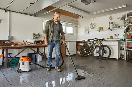 Aspiratore elettrico Stihl SE 33 per solidi e liquidi da 1,4kW.