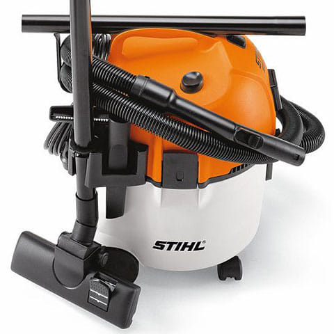 Aspiratore elettrico Stihl SE 62 E per solidi e liquidi da 1,4kW con raccoglitore da 20lt.