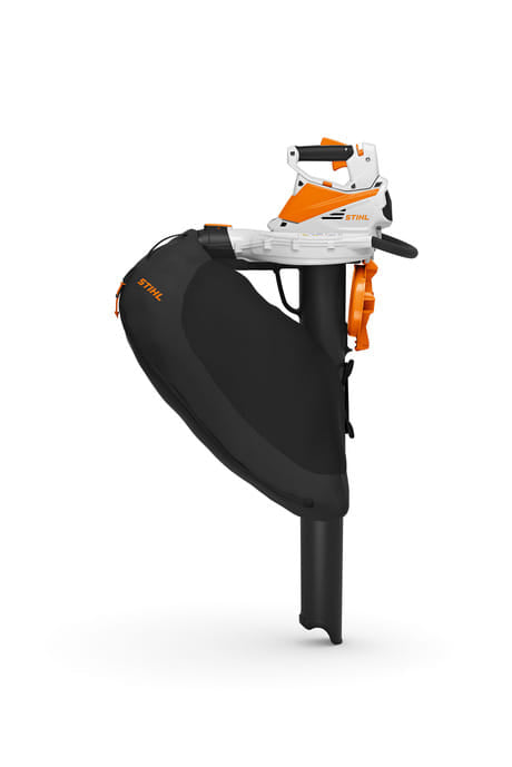 Soffiatore e aspiratore a batteria Stihl SHA 56 per uso privato.
