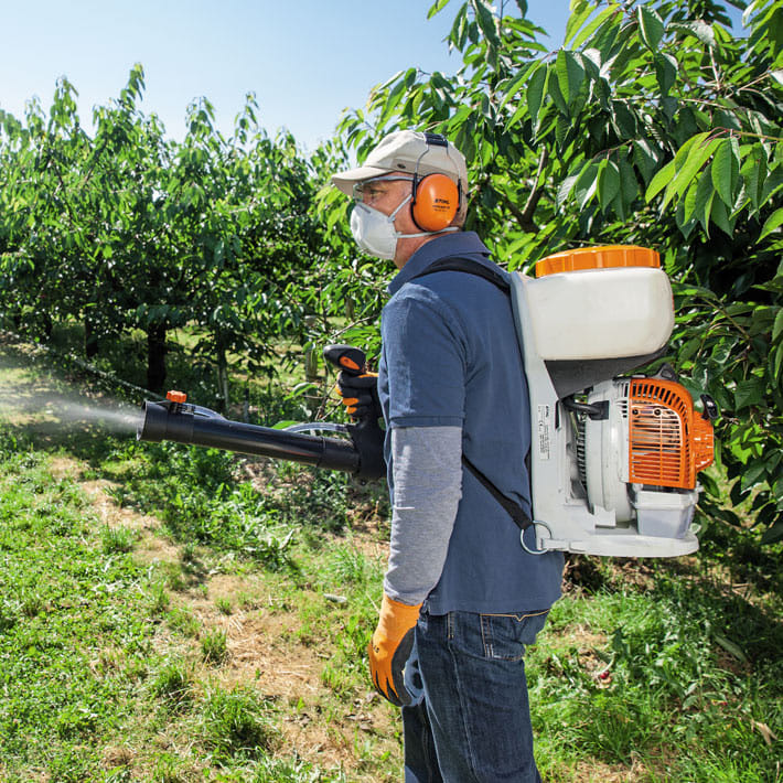 Atomizzatore a scoppio Stihl SR 200 con serbatoio per liquidi da 10 lt
