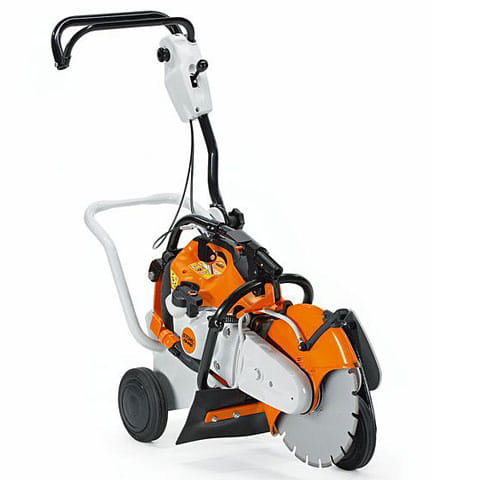 Troncatrice a iniezione Stihl TS 500i innovativa con sistema a iniezione e disco di taglio da 35cm.