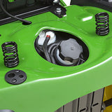 Trattorino rasaerba a scarico laterale John Deere X127 da 656cc con piatto di taglio da 107cm.
