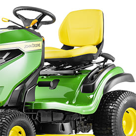 Trattorino rasaerba a scarico laterale John Deere X127 da 656cc con piatto di taglio da 107cm.