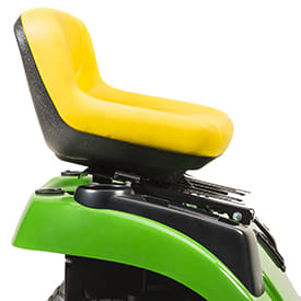 Trattorino rasaerba a scarico laterale John Deere X127 da 656cc con piatto di taglio da 107cm.
