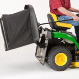Trattorino rasaerba con raccolta John Deere X147 R con motore da 656cm3