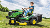 Trattorino rasaerba con raccolta John Deere X167 R con motore da 656cm3