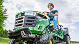 Trattorino rasaerba con raccolta John Deere X167 R con motore da 656cm3