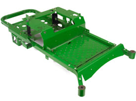 Trattorino rasaerba a scarico laterale John Deere Z545R a sterzata zero da 724cm3 con piatto di taglio da 122cm.